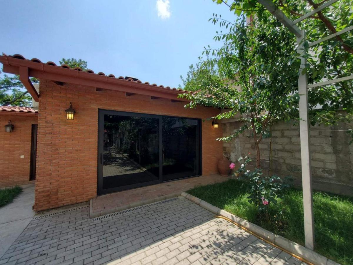 Guesthouse Anna Tbilisi Exterior photo